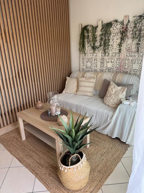 Studio proche de la mer, piscine, climatisation et wifi Apartment in Mandelieu-La Napoule