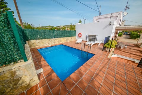 Pool view, Swimming pool, sunbed