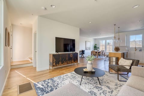 Spacious Townhome Combination for the Whole Family House in Portland
