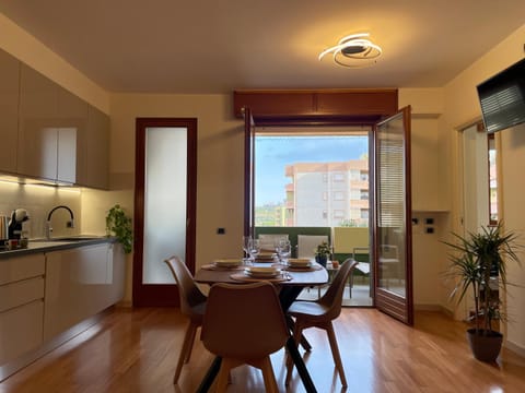 Kitchen or kitchenette, Living room, Dining area