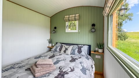 Cnocvann Croft Shepherd Huts Farm Stay in Scotland