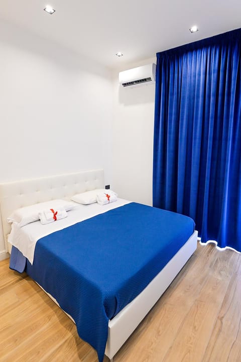 Bed, Photo of the whole room, Bedroom, air conditioner