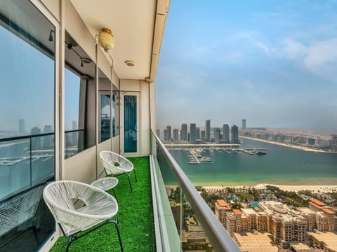 Property building, Day, Natural landscape, View (from property/room), Balcony/Terrace, Living room, Seating area, City view, Sea view