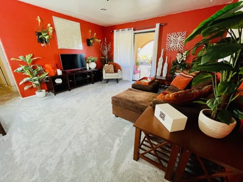 TV and multimedia, Living room, Seating area, hair dresser