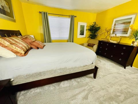 Bed, Photo of the whole room, Bedroom, hair dresser