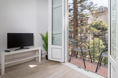 Communal lounge/ TV room, View (from property/room), Balcony/Terrace
