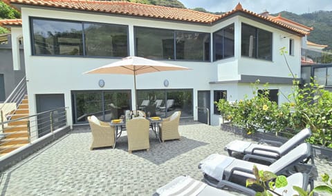Property building, Natural landscape, sunbed