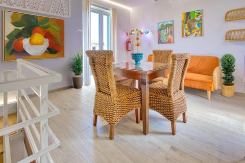 Living room, Decorative detail, Seating area, Dining area