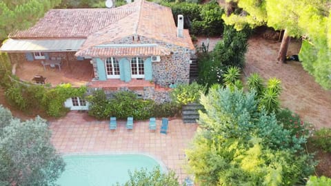 Property building, Day, Natural landscape, Garden, Garden view, Pool view, Swimming pool
