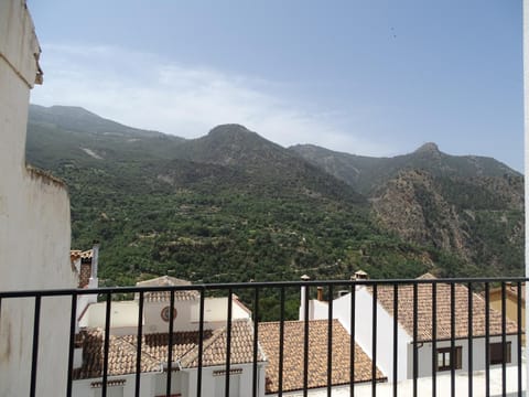 Balcony/Terrace, Balcony/Terrace, Mountain view