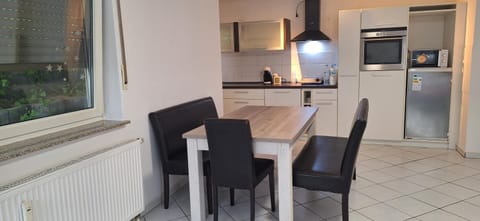 Dining area, minibar