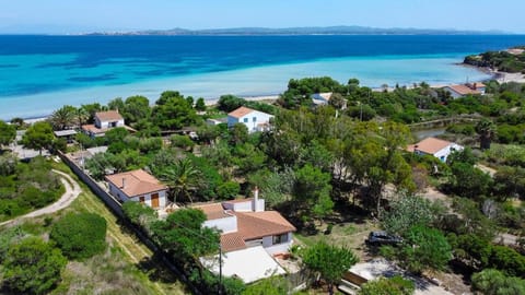 Villa con Giardino - Accesso Diretto alla Spiaggia Giunco Villa in Carloforte