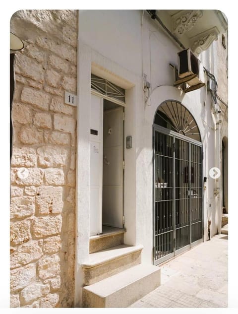 Facade/entrance, Day