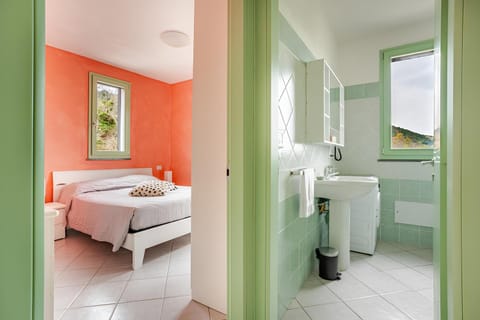 Bathroom, Bedroom, towels, washing machine, washing machine