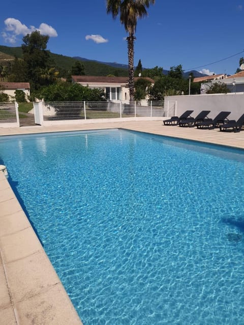 T2 climatisé avec piscine Apartment in Ghisonaccia