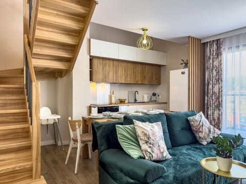 Bed, Kitchen or kitchenette, Living room, Photo of the whole room, Seating area, Dining area