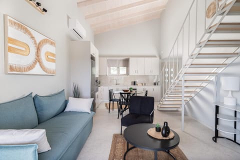 Seating area, kitchen