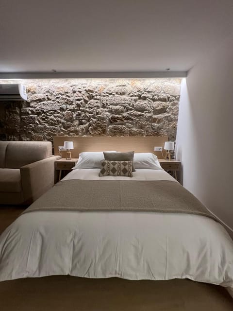 Bed, Living room, Photo of the whole room, Bedroom