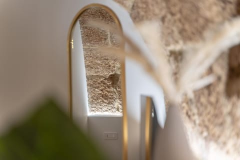 Decorative detail, internet, air conditioner