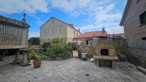 Off site, BBQ facilities, Balcony/Terrace