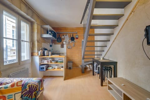 TV and multimedia, Kitchen or kitchenette, Living room
