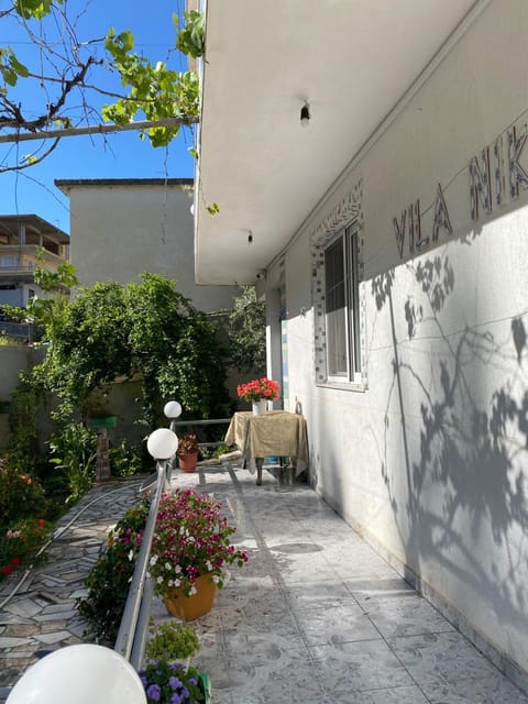 Property building, Patio, Day, Garden, Balcony/Terrace, Garden view