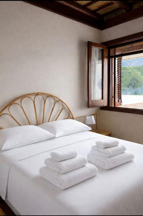 Natural landscape, Photo of the whole room, Bedroom, towels