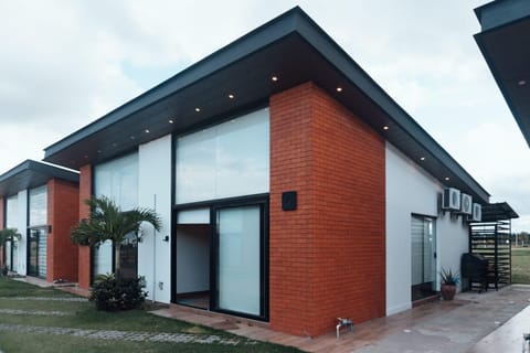 Property building, Restaurant/places to eat, Day, Swimming pool