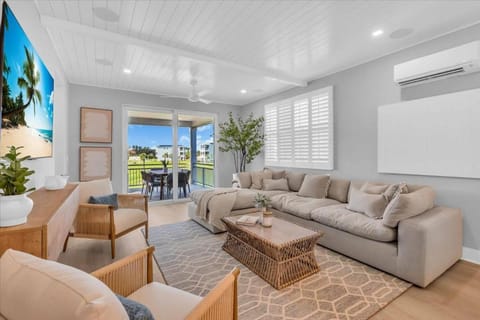 Coastal Luxe Villa Villa in Bradenton Beach