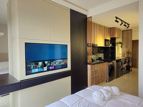Bed, TV and multimedia
