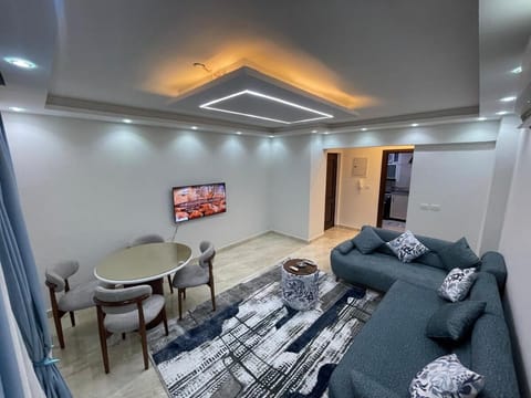 Communal lounge/ TV room, Living room, Seating area, Evening entertainment