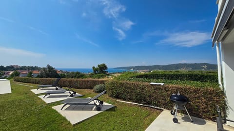 Fourka Vista Retreat - Sea View 3 bdrm House in Halkidiki