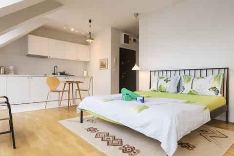 Kitchen or kitchenette, Living room, Photo of the whole room, Seating area, Dining area, Bedroom, towels