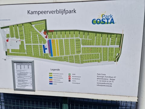 Stacaravan 104 met 4 slaapplaatsen Campground/
RV Resort in Bredene