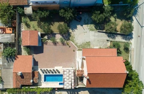 Villa Lara, Family Retreat with Sea View & Pool House in Biograd na Moru