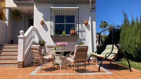Patio, Day, Garden, View (from property/room), Balcony/Terrace, Living room, Seating area, Garden view