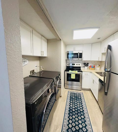 Townhome 4 min to Braves House in Smyrna