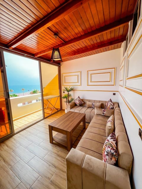 Natural landscape, View (from property/room), Balcony/Terrace, Living room, Seating area