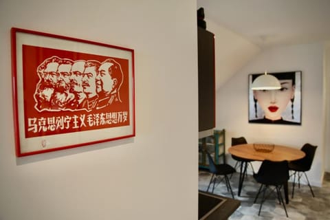 Living room, Decorative detail, Seating area, Dining area