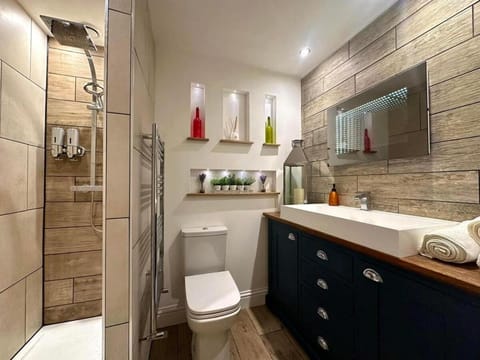 Executive 1bd 1st floor flat Apartment in Newport