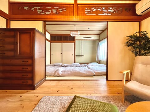 Seating area, Bedroom