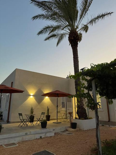 Property building, Day