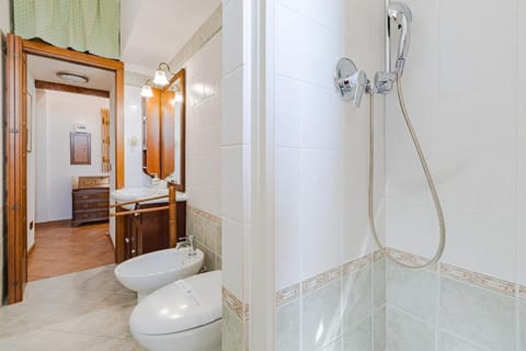 Sea View Barcolana Suite Fiber Wifi Netflix Apartment in Trieste