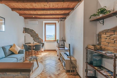 Sea View Barcolana Suite Fiber Wifi Netflix Apartment in Trieste