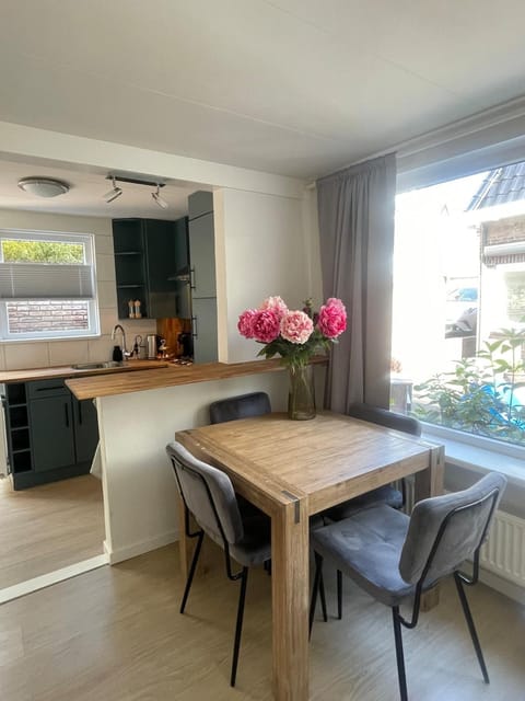 Wendy's Tiny Beachhouse Apartment in Noordwijk