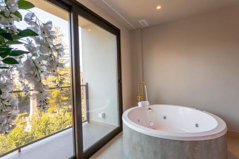 Natural landscape, Hot Tub