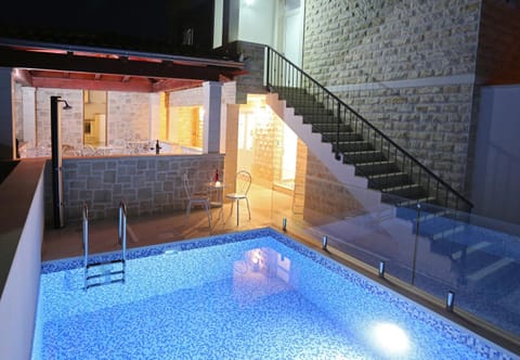 Balcony/Terrace, Swimming pool
