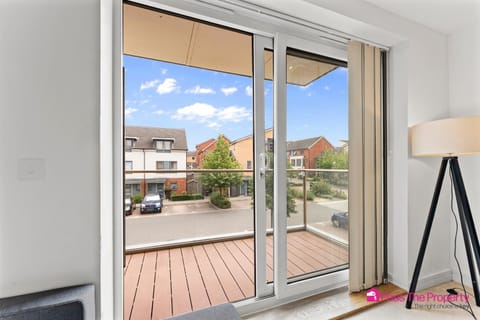 Scandi Abode in Central Reading with Balcony Apartment in Reading