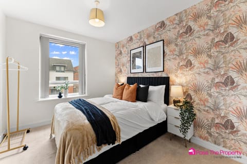 Scandi Abode in Central Reading with Balcony Apartment in Reading