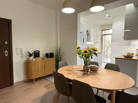 Coffee/tea facilities, Dining area